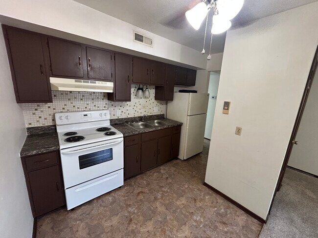 Building Photo - 120 McDonough St