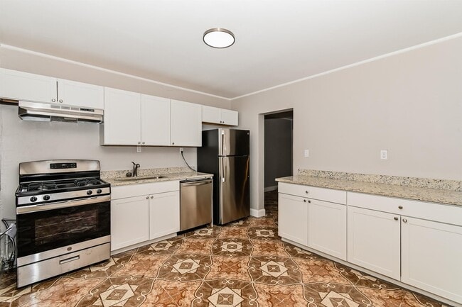 Building Photo - 1531 N Indianapolis Ave