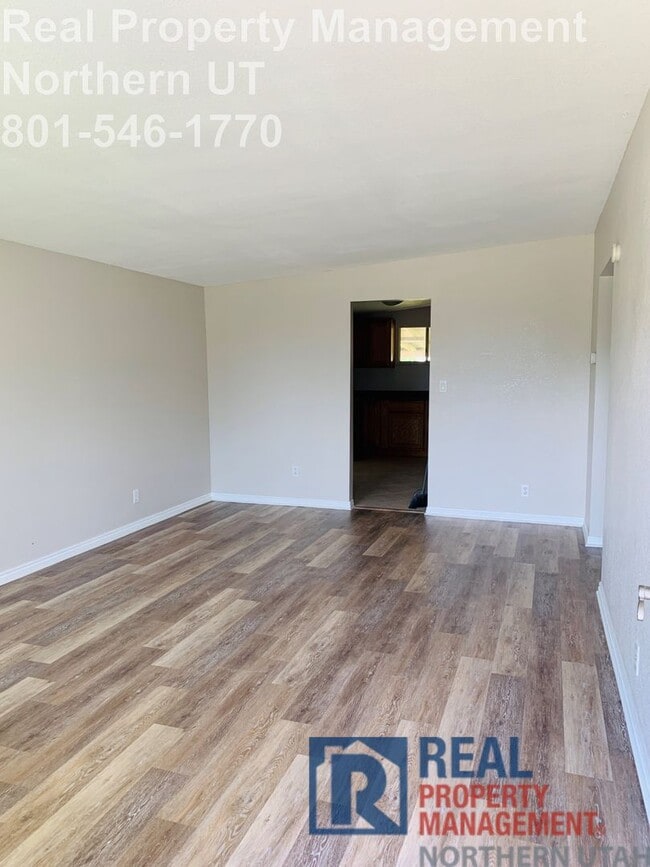 Building Photo - 3 Bed 1 Bath Ogden Home