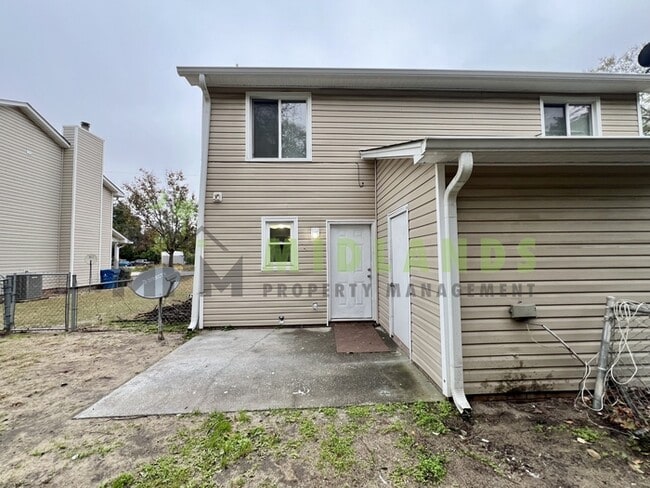 Building Photo - 204 S Cromwell St