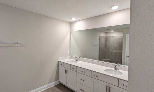 Building Photo - 126 Zancara St