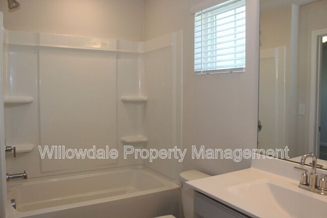 Building Photo - 1139 Chestnut Bluff Run