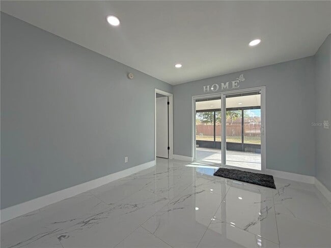 Building Photo - 1384 Valhalla St