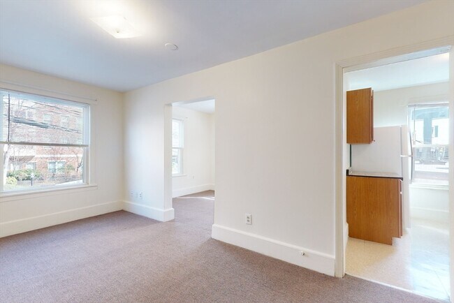 Building Photo - 34 Crescent 1 Crescent