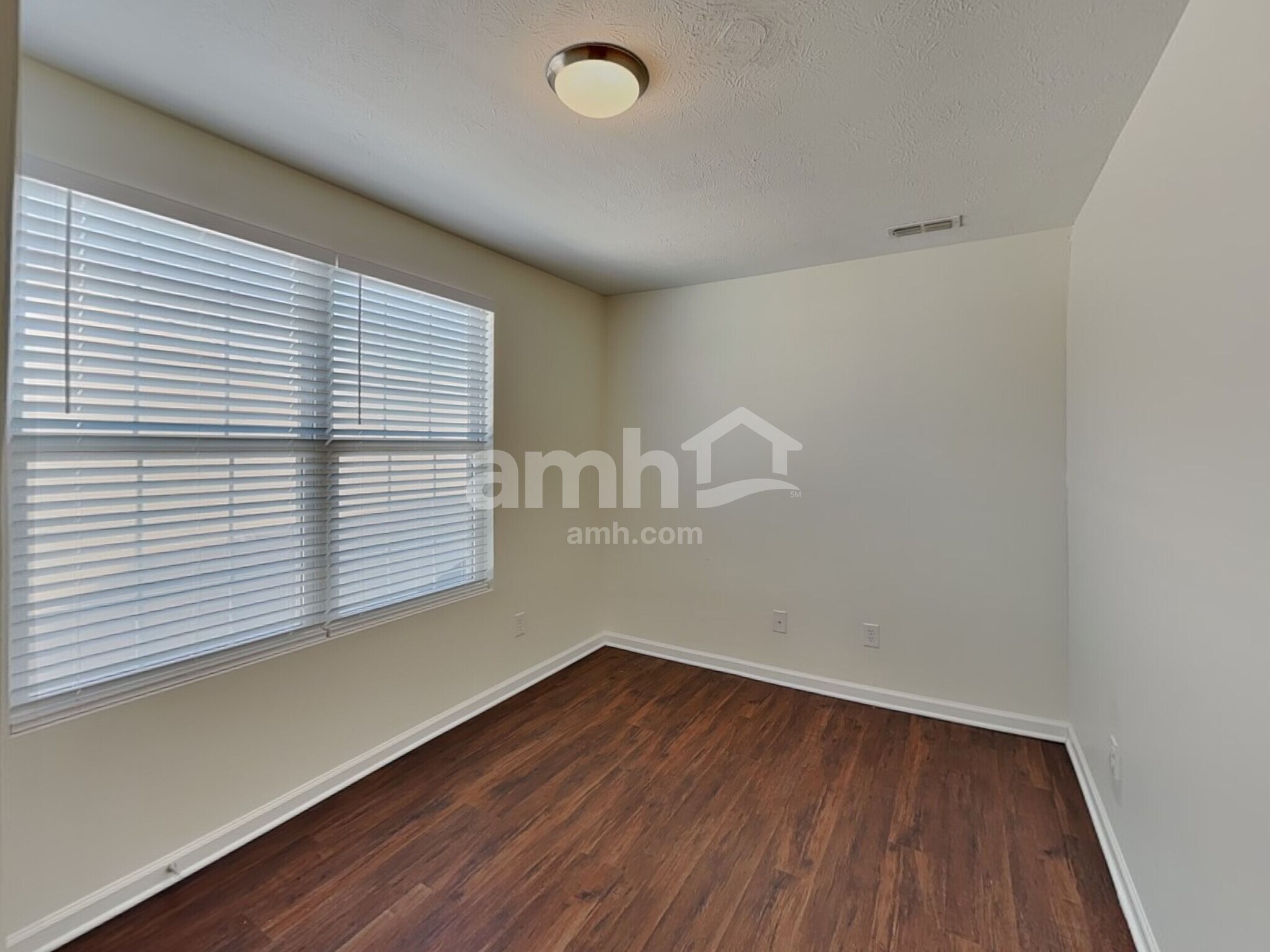 Building Photo - 6605 Shooting Star Dr