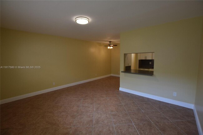 Building Photo - 2915 Plunkett St