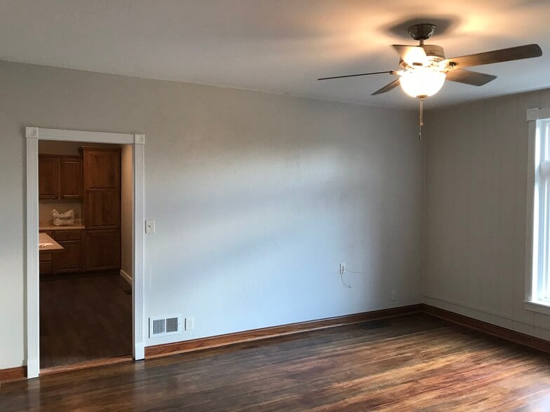 Building Photo - 1413 N Broad St