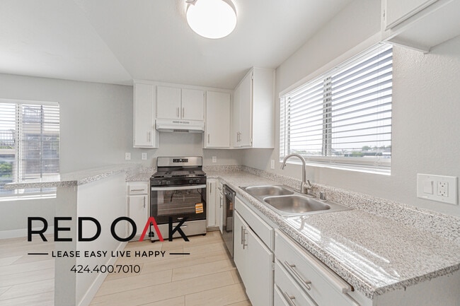 Building Photo - 3718 E Fountain St