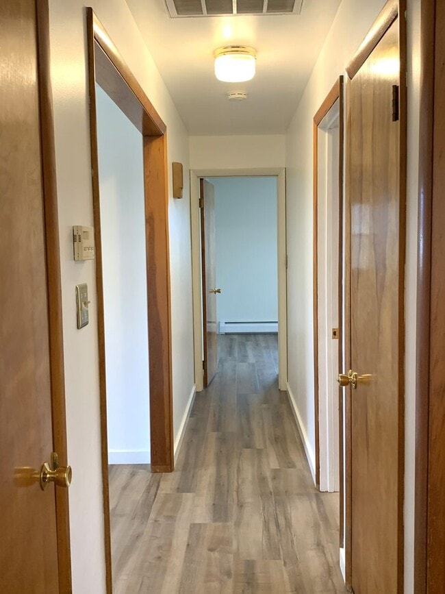 Building Photo - Charming 3-Bedroom, 1-Bath Single-Family Home