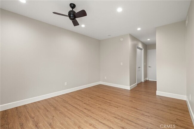 Building Photo - 5339 Coldwater Canyon Ave