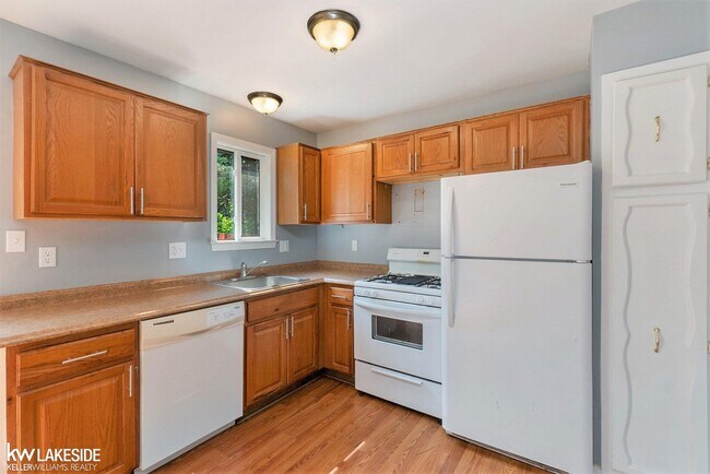 Building Photo - 37334 Matthew Ct