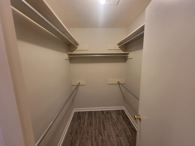Building Photo - 3914 Almon Dr