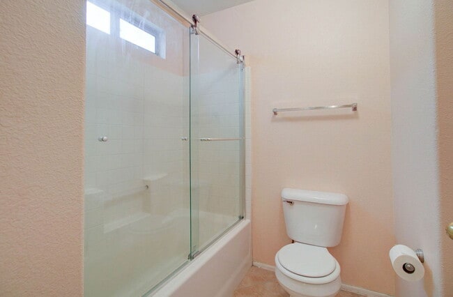 Building Photo - 1350 W Pelican Ct