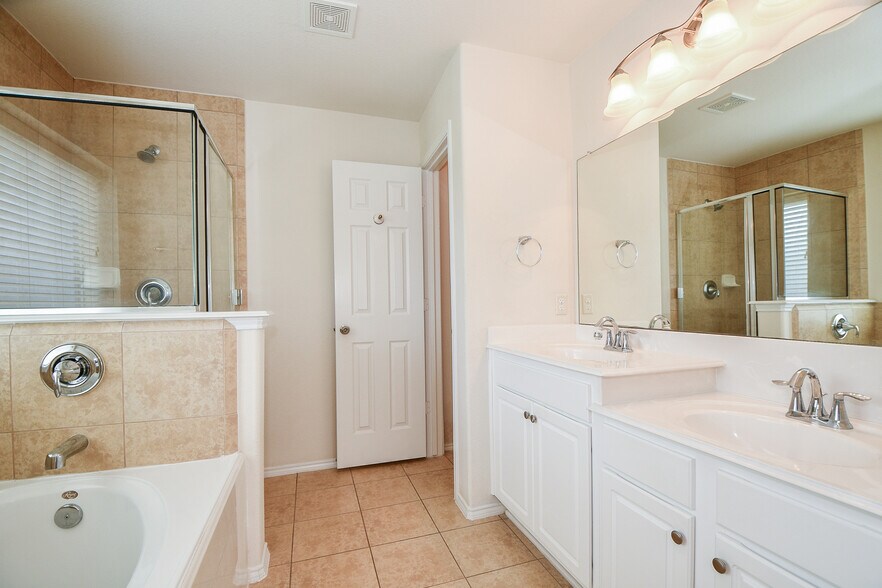 Building Photo - 20302 Mathis Landing Dr