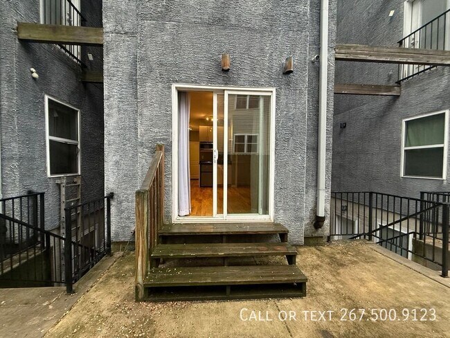 Building Photo - 531 Budd St