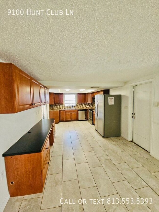 Building Photo - 9100 Hunt Club Ln