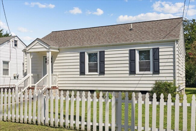 Building Photo - 3-bedroom Rancher - Hampton