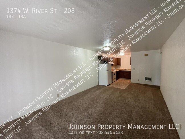 Building Photo - 1374 W River St