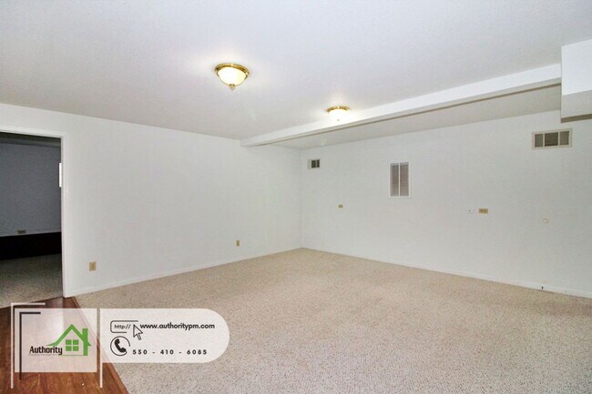 Building Photo - 3112 Riesling Path