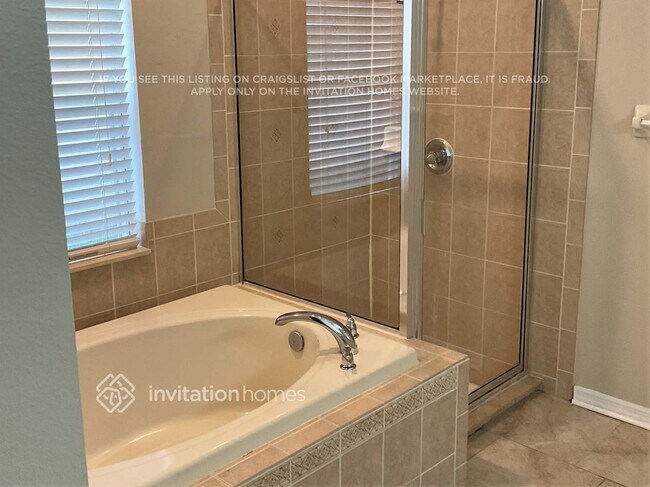 Building Photo - 1170 Emerald Hill Way