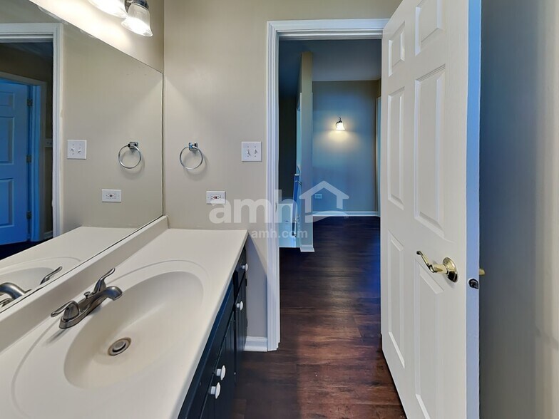 Building Photo - 2407 Joe Adler Dr