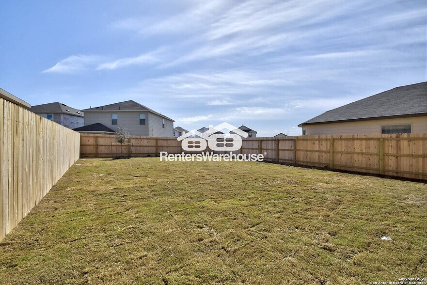 Building Photo - 522 Wild Olive Wy