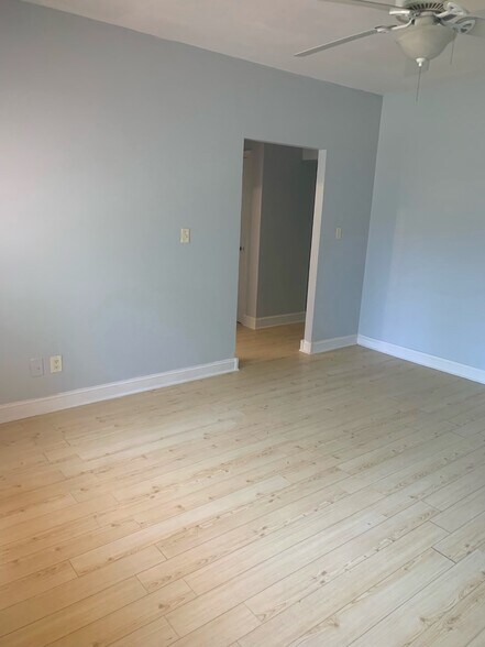 den - 1121 Myrtle Ave