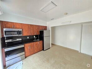 Building Photo - 2723 SW 33rd Ct