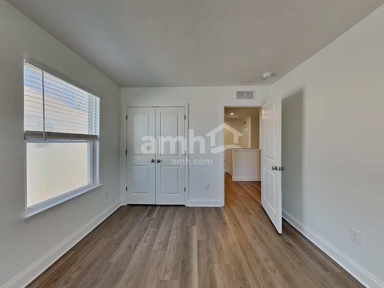 Building Photo - 9049 Henley Ave