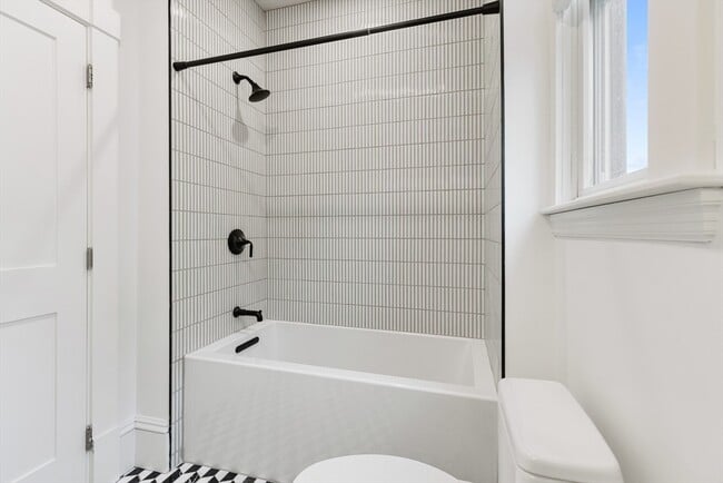 Building Photo - 32 Beacon St