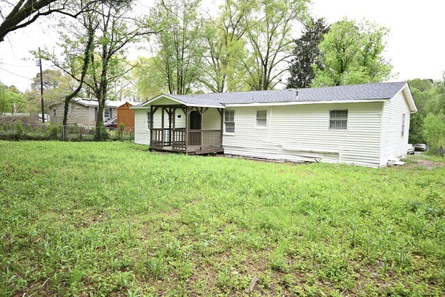 Building Photo - 148 Willow Ln