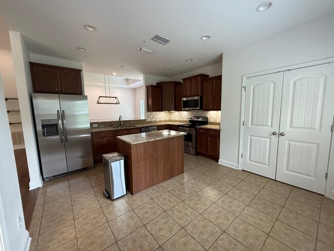Building Photo - 10510 Dunmore Dr