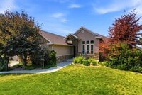 Building Photo - 722 W Webb Rd