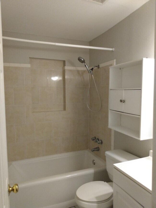 Building Photo - 4410 Nicholini St