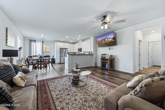 Building Photo - 326 Redwall Ct