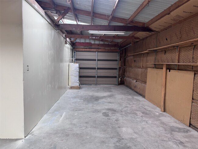 Building Photo - 16477 Piper Ln