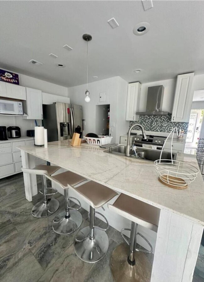 Building Photo - 2520 Fillmore St