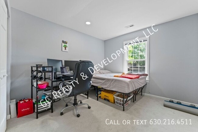 Building Photo - 100 Chatsworth Cir