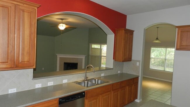 Building Photo - 613 Hickory Run Dr