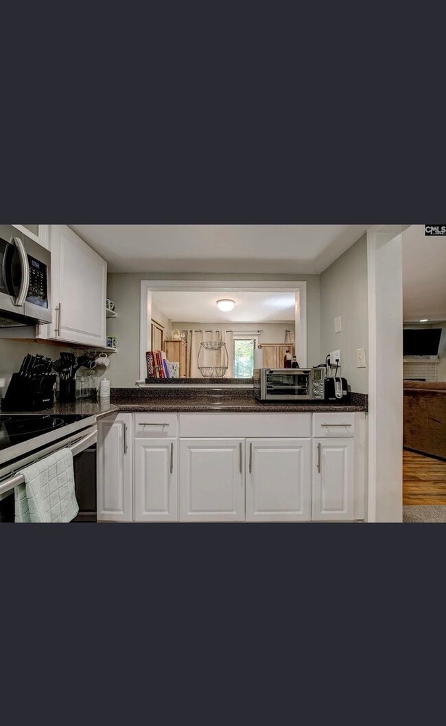 Building Photo - 177 Lionsgate Dr