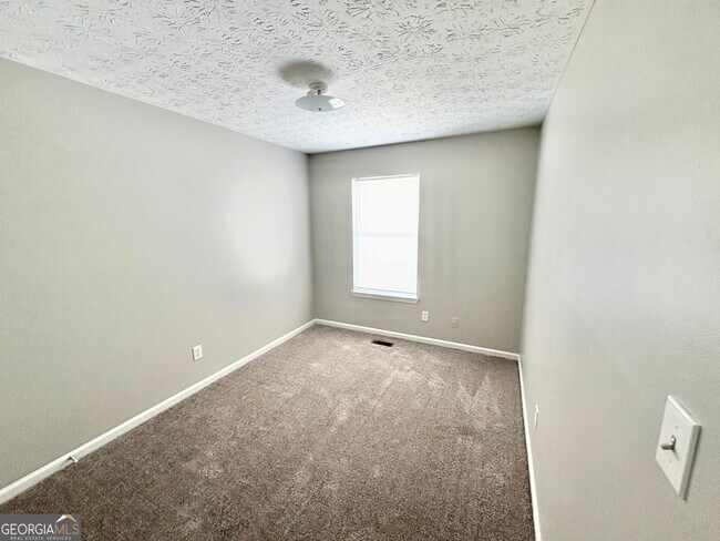 Building Photo - 408 Bainbridge Dr