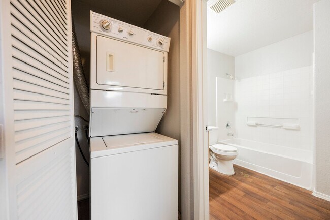 Building Photo - Like-New 2BR/2BA Condo in Gated Manzanita Community – Vaulted Ceilings & Fireplace!