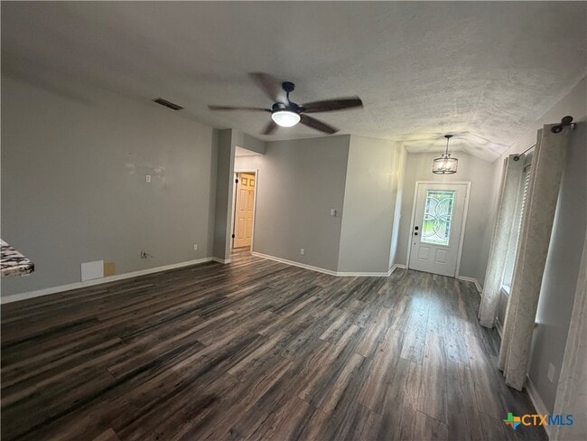 Building Photo - 114 Palomino Ln