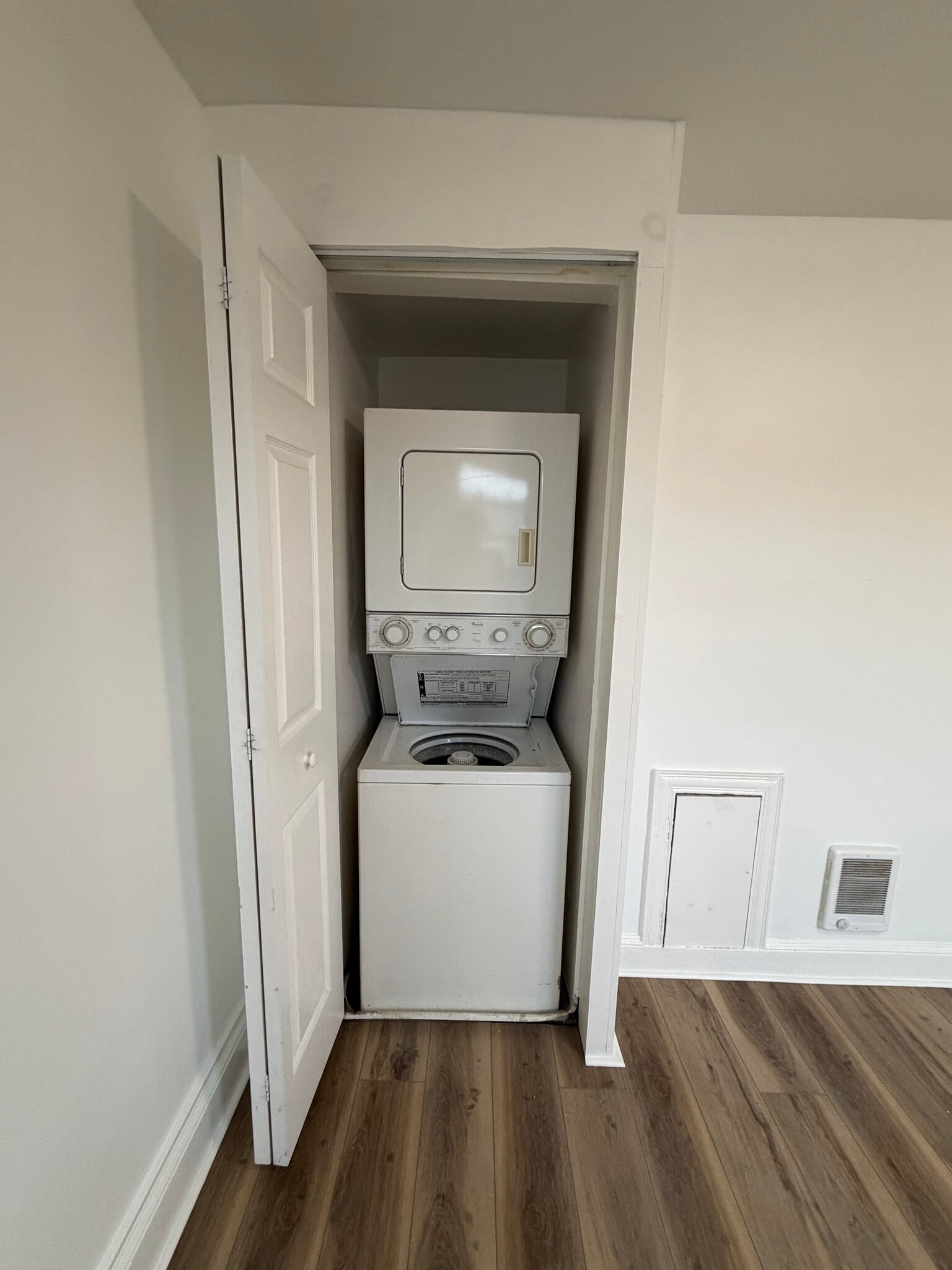 Building Photo - 357 Folcroft St