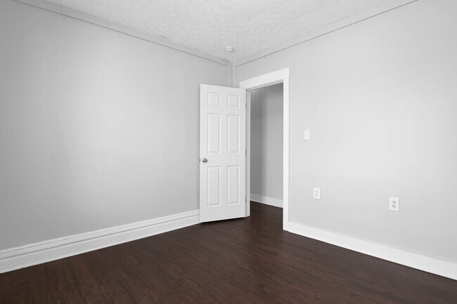 Building Photo - 816-818 Wager Street