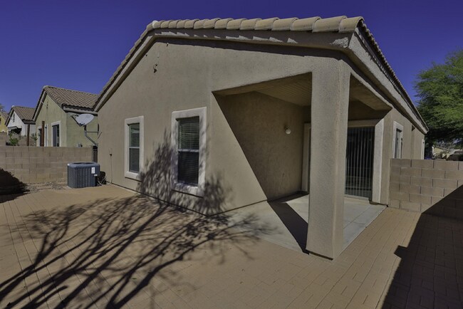 Building Photo - Rancho Sahuarita
