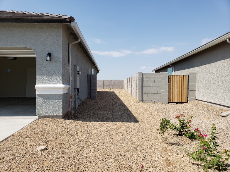 Building Photo - 354 N 17th Pl