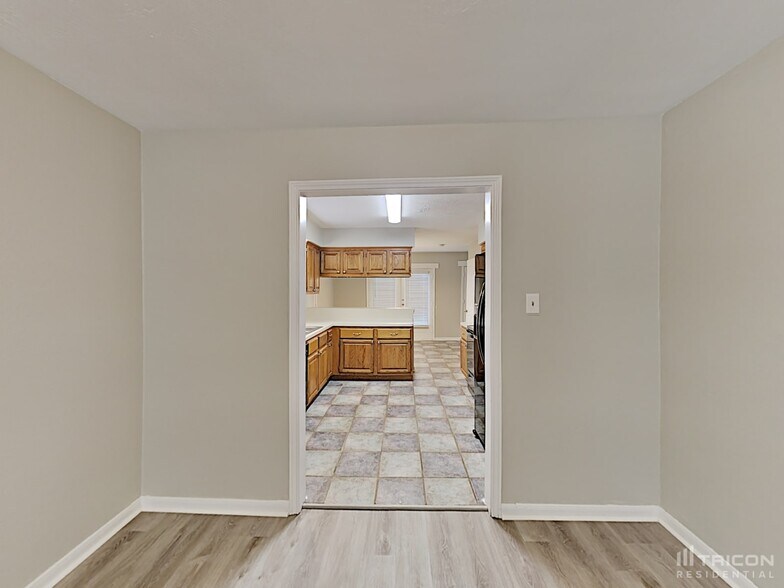 Building Photo - 1411 Chart Dr