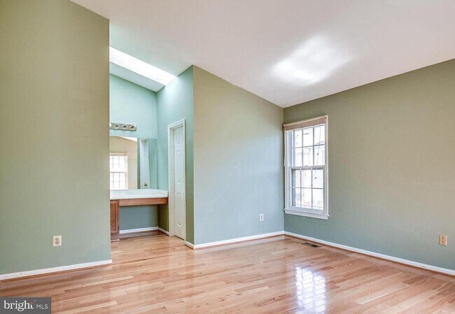 Building Photo - 4216 Fox Lake Dr