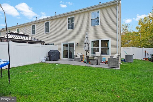 Building Photo - 48 High Meadows Dr